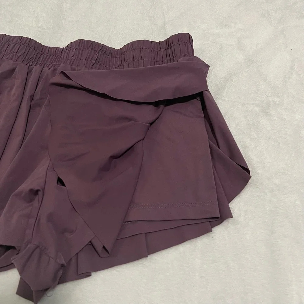 Women’s Shorts - Size M - Picture 8 of 14